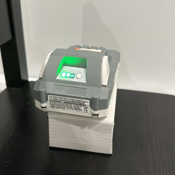 Sunjoe 2.0 Ah battery + charger - Picture 3 of 3